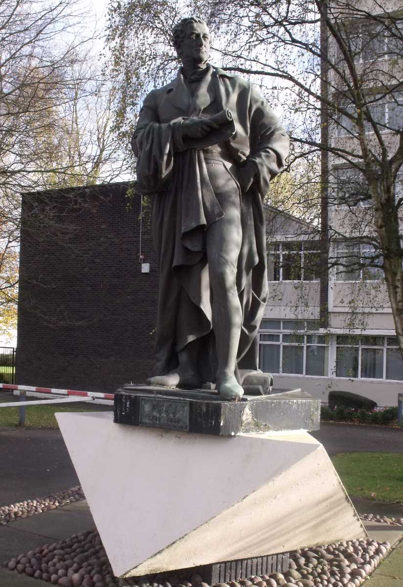 Robert Peel statue